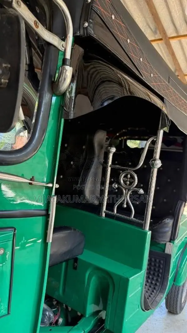 Bajaj RE 205 2012 Three Wheel (Used)