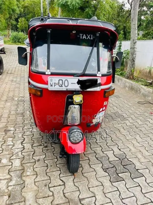 Bajaj 4 Stroke 2008 Three Wheel (Used)