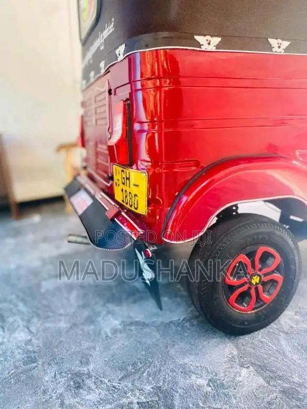Bajaj 2 Stroke 2001 Three Wheel (Used)