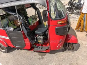 Bajaj 4 Stroke 2015 Three Wheel (Used)