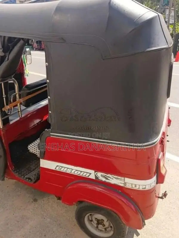 Bajaj 4 Stroke 2015 Three Wheel (Used)
