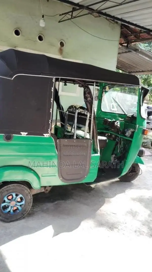 Bajaj 2 Stroke 2006 Three Wheel (Used)