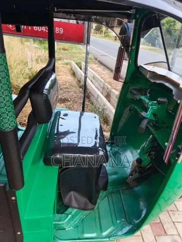 Bajaj 2 Stroke 1995 Three Wheel (Used)