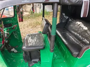 Bajaj 2 Stroke 2006 Three Wheel (Used)