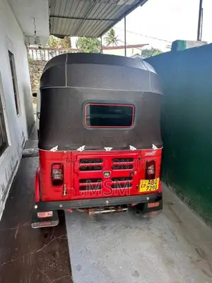 Bajaj 4 stroke 2017 Three Wheel (Used)