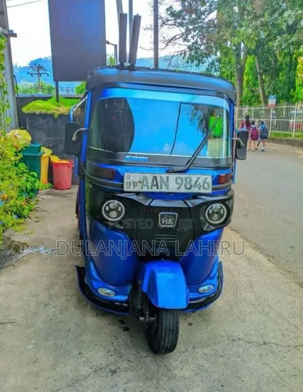 Bajaj RE 205 2014 Three Wheel (Used)
