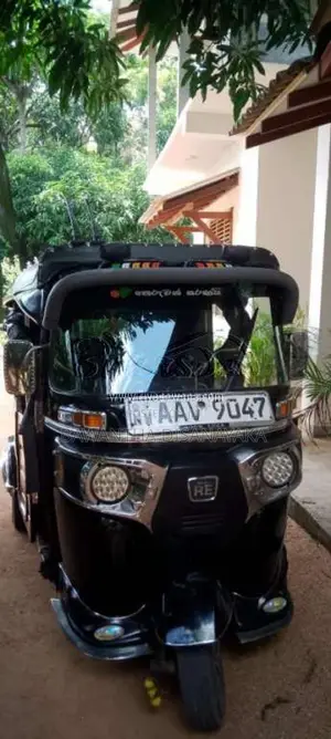 Bajaj 4 Stroke 2014 Three Wheel (Used)
