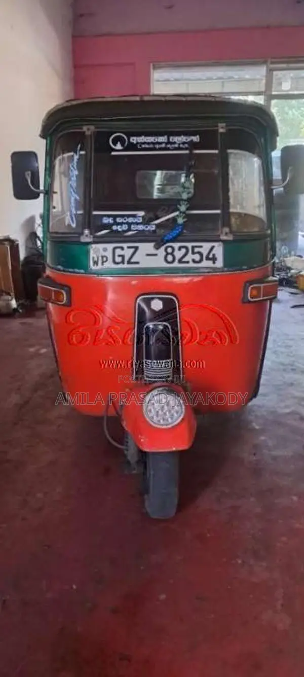 Bajaj 2 Stroke 2002 Three Wheel (Used)