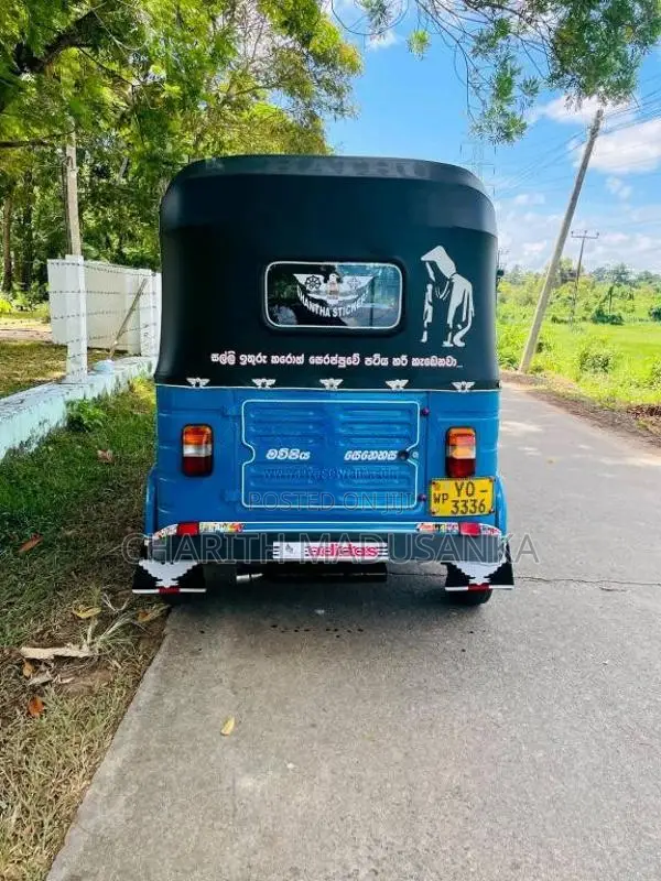 Bajaj RE 205 2011 Three Wheel (Used)