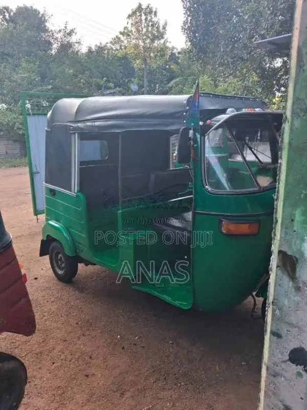 Bajaj RE 2005 Three Wheel (Used)