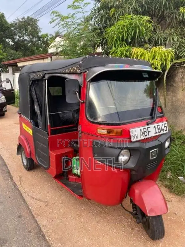 Bajaj 4 Stroke 2015 Three Wheel (Used)
