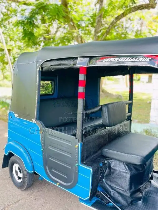 Bajaj RE 205 2011 Three Wheel (Used)