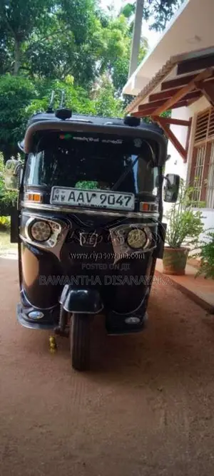 Bajaj 4 Stroke 2014 Three Wheel (Used)
