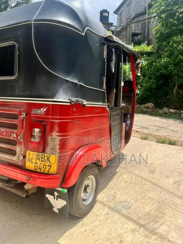 Bajaj RE 205 2016 Three Wheel (Used)