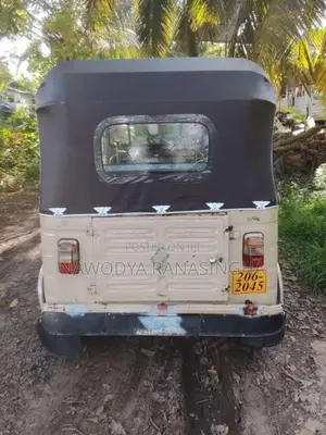 Bajaj RE 1999 Three Wheel (Used)