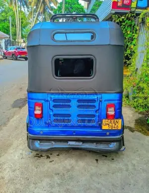 Bajaj RE 205 2014 Three Wheel (Used)