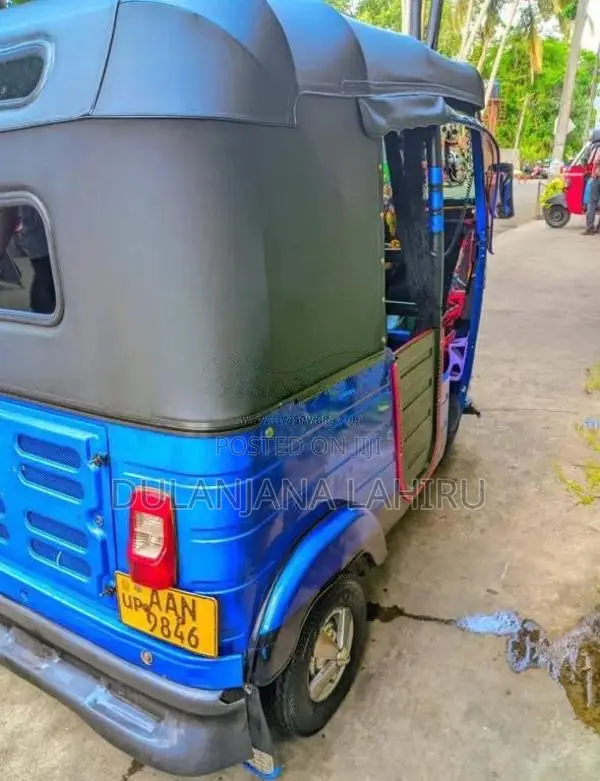 Bajaj RE 205 2014 Three Wheel (Used)