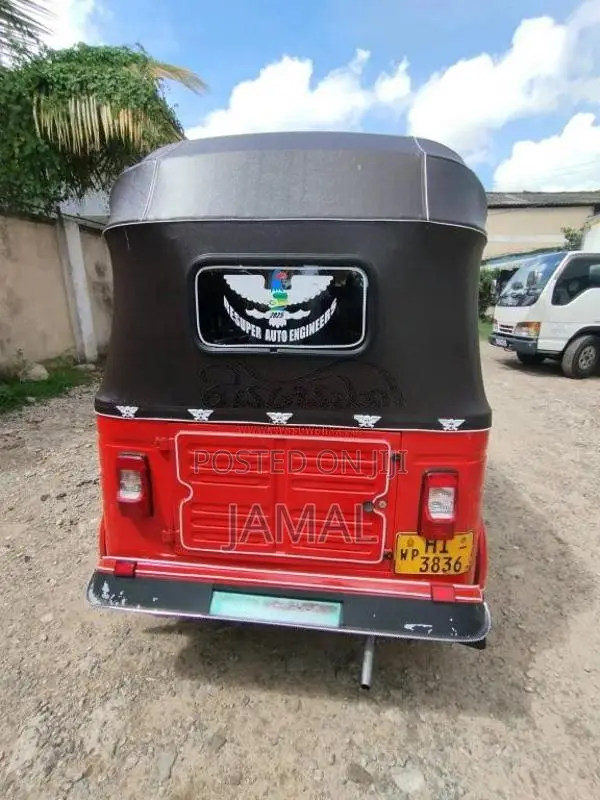 Bajaj RE 2 Stroke 2004 Three Wheel (Used)