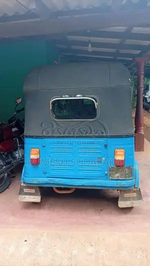 Bajaj 2 Stroke 2000 Three Wheel (Used)