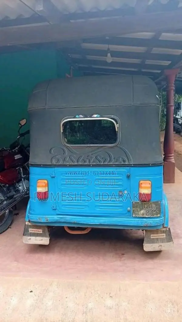 Bajaj 2 Stroke 2000 Three Wheel (Used)