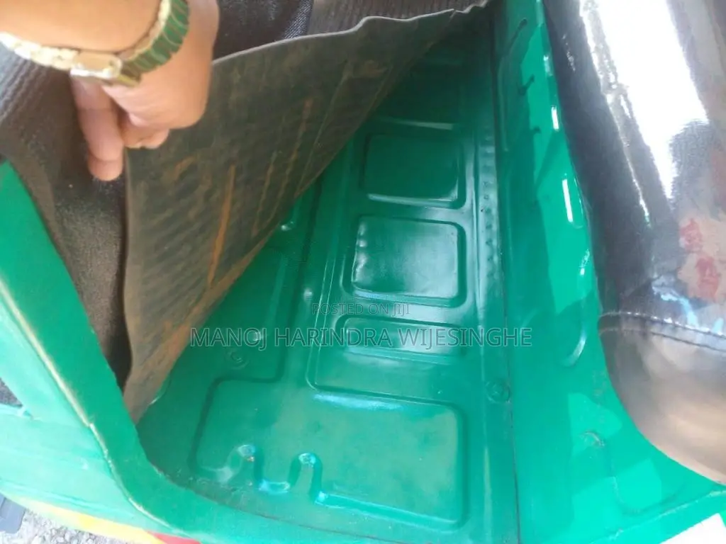 Bajaj RE 2015 Three Wheel (Used)