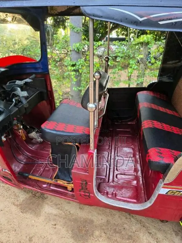 Bajaj 4 Stroke 2011 Three Wheel (Used)
