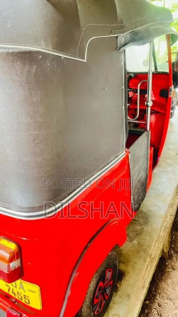 Bajaj 2 Stroke 2004 Three Wheel (Used)