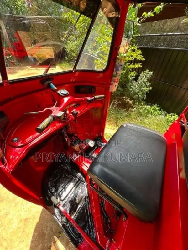 Bajaj RE 2 Stroke 2004 Three Wheel (Used)
