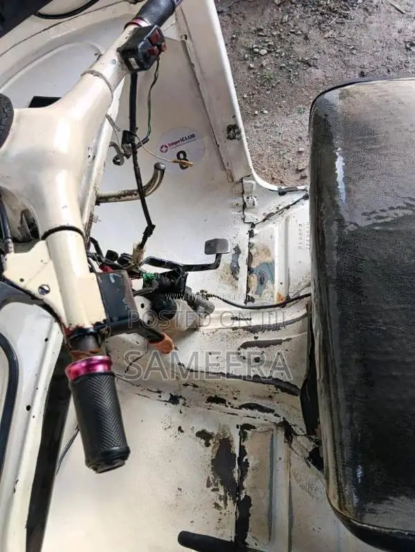 Bajaj RE 2000 Three Wheel (Used)