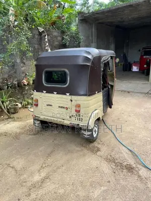 Bajaj RE 2000 Three Wheel (Used)