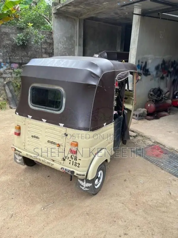 Bajaj RE 2000 Three Wheel (Used)