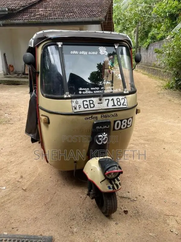 Bajaj RE 2000 Three Wheel (Used)