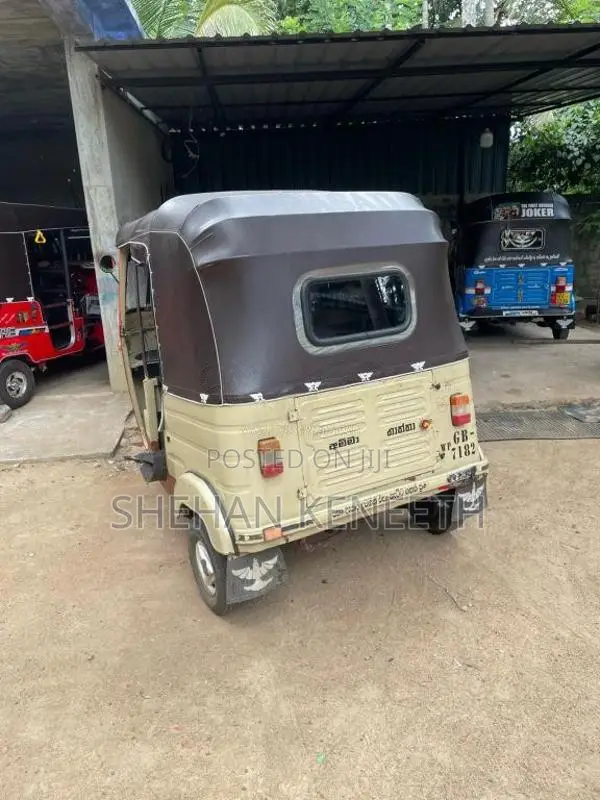 Bajaj RE 2000 Three Wheel (Used)