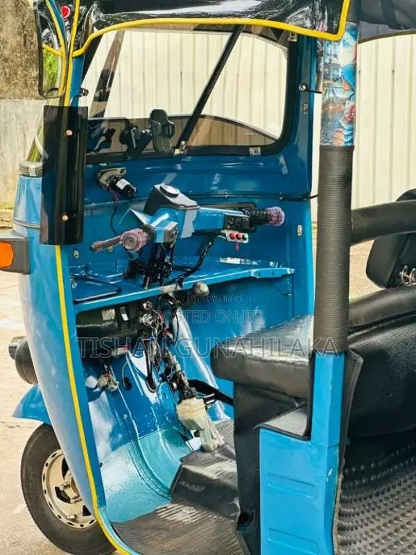 Bajaj 4 Stroke 2008 Three Wheel (Used)