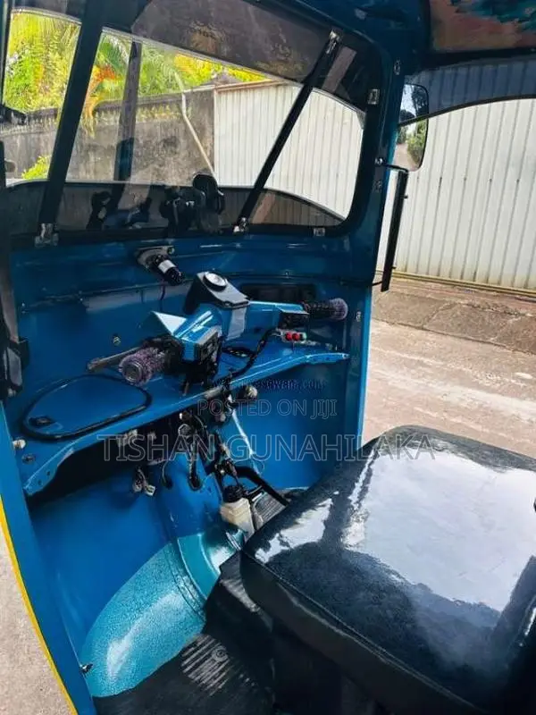 Bajaj 4 Stroke 2008 Three Wheel (Used)