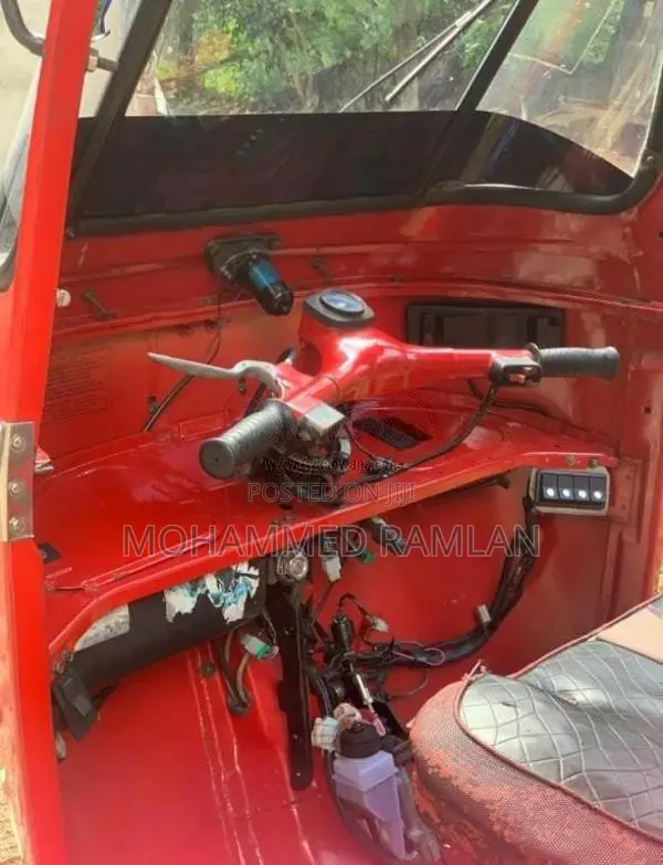 Bajaj RE 2 Stroke 2006 Three Wheel (Used)