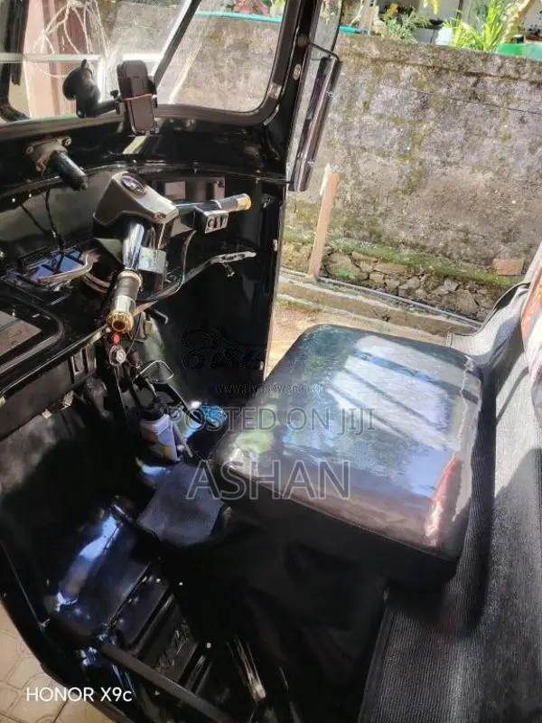 Bajaj 4 Stroke 2010 Three Wheel (Used)