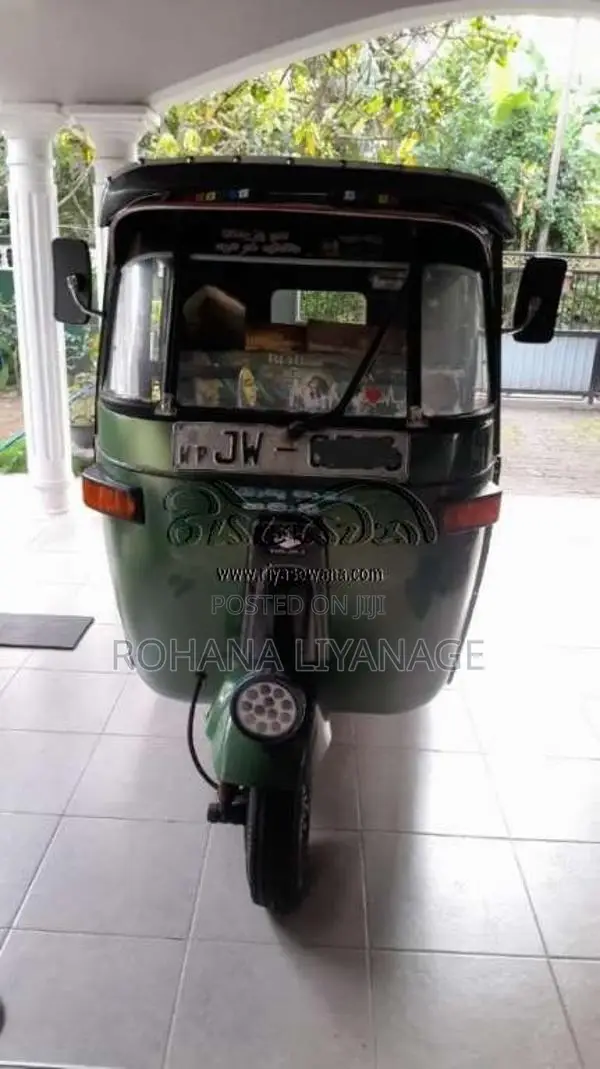 Bajaj 2 Stroke 2004 Three Wheel (Used)