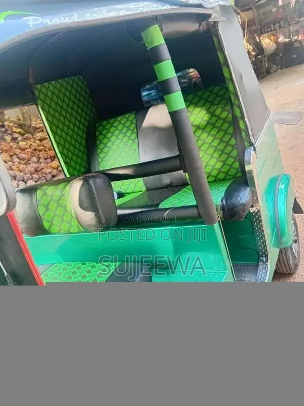 Bajaj 4 Stroke 2008 Three Wheel (Used)
