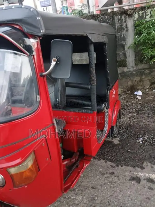 Bajaj 4 Stroke 2010 Three Wheel (Used)