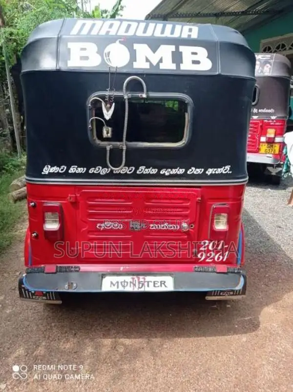 Bajaj 2 Stroke 2000 Three Wheel (Used)
