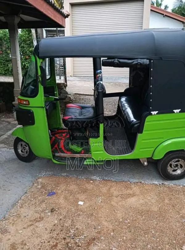 Bajaj RE 205 2014 Three Wheel (Used)