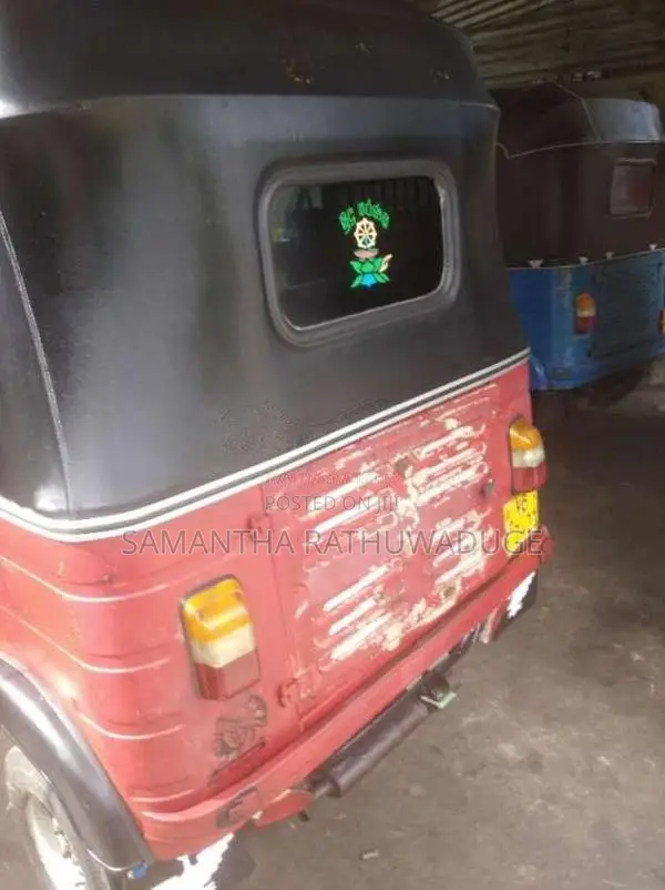 Bajaj 4 Stroke 2010 Three Wheel (Used)