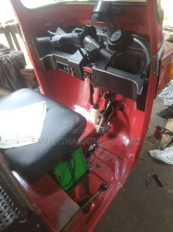 Bajaj 4 Stroke 2010 Three Wheel (Used)