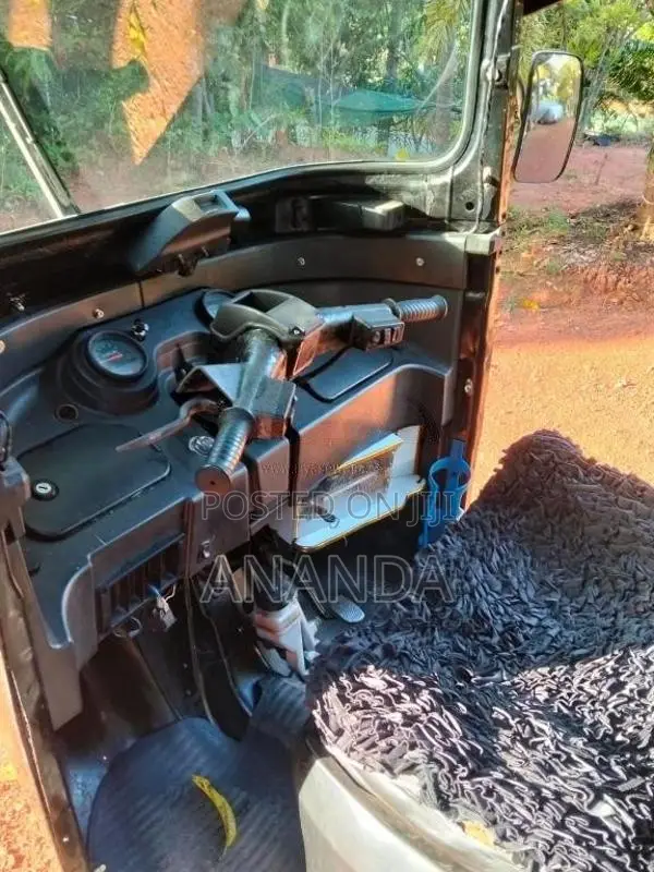 Bajaj 4 Stroke 2017 Three Wheel (Used)