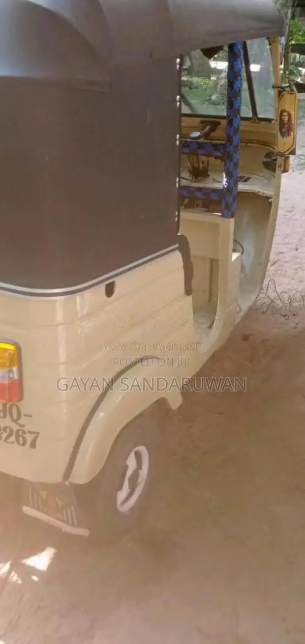 Bajaj 2 Stroke 2004 Three Wheel (Used)