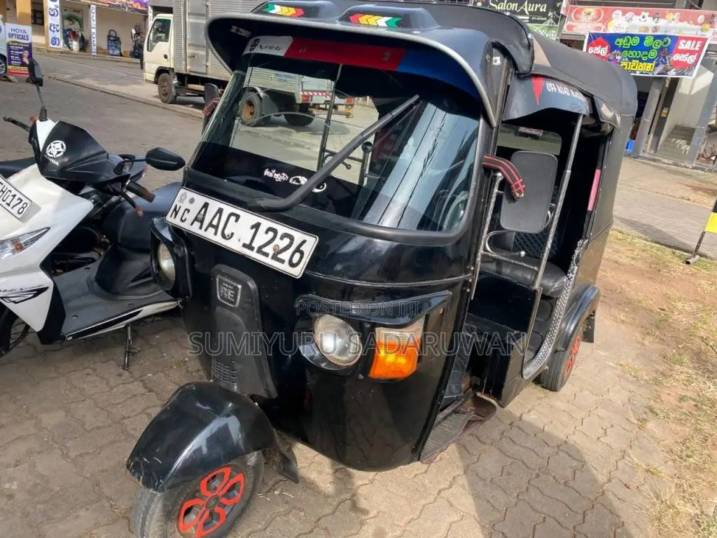Bajaj RE 205 2012 Three Wheel (Used)