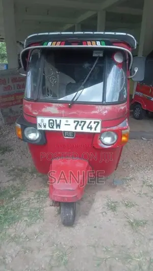 Bajaj 4 stroke 2010 Three Wheel (Used)