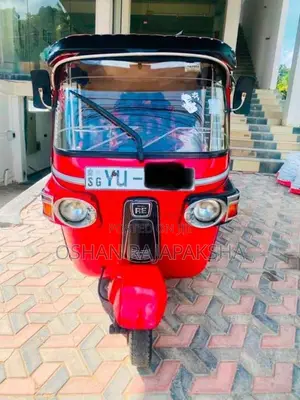 Bajaj 4 Stroke 2011 Three Wheel (Used)