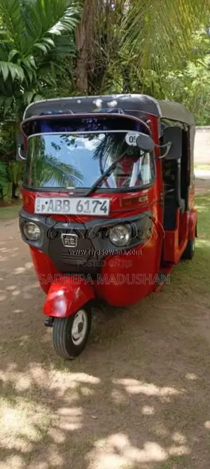 Bajaj 4 Stroke 2015 Three Wheel (Used)